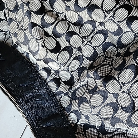 Coach purse - Picture 2 of 5